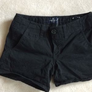 American Eagle Sz 2 Black Stretch Cotton shorts